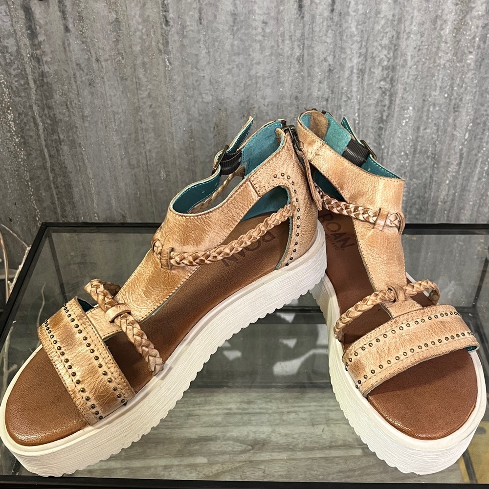 Bedstu Stylish Tan Sandals with White Soles